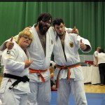 Victor Gdowczok, Theo Lavasas und Niklas Herzog nach der Siegerehrung bei den British Open